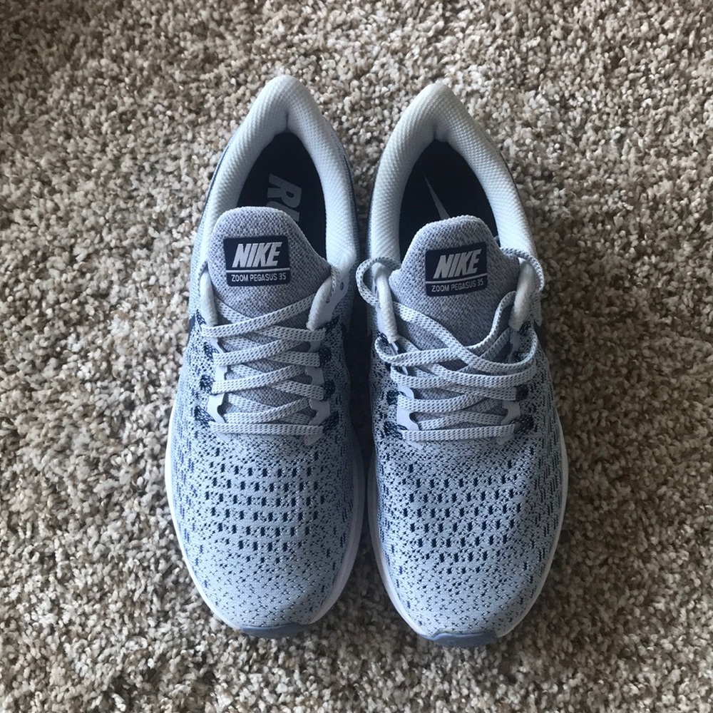 Nike women’s air zoom Pegasus 35 running shoe